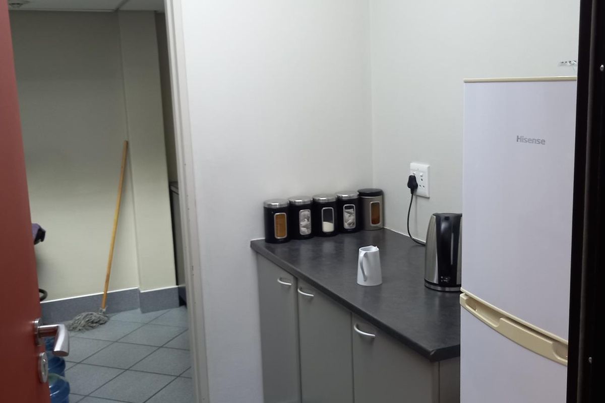 A Grade Office / Warehouse Building To Let - Southern Industrial - Photo 5