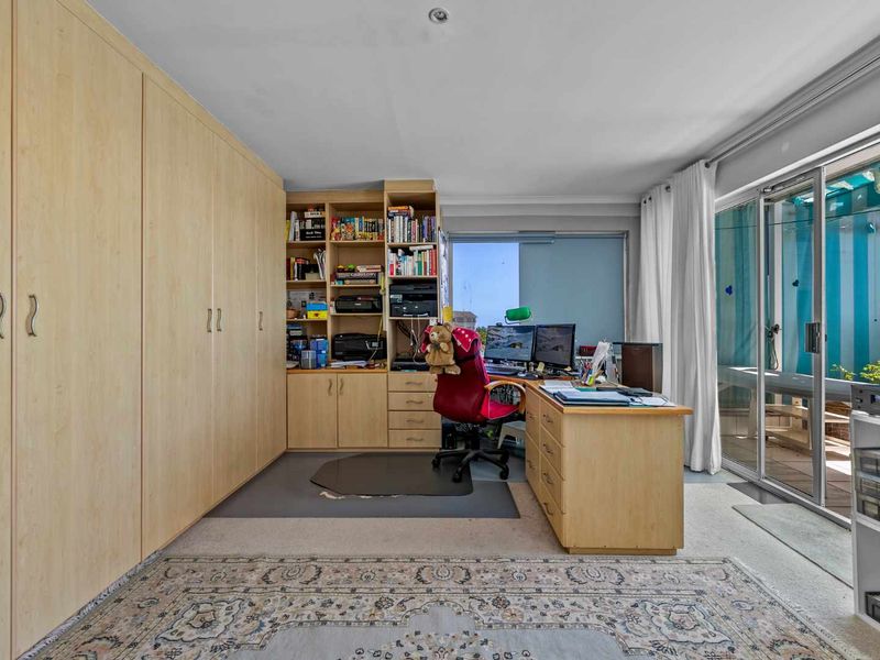 Elevated Urban Living in Sought-After Green Point - Photo 10