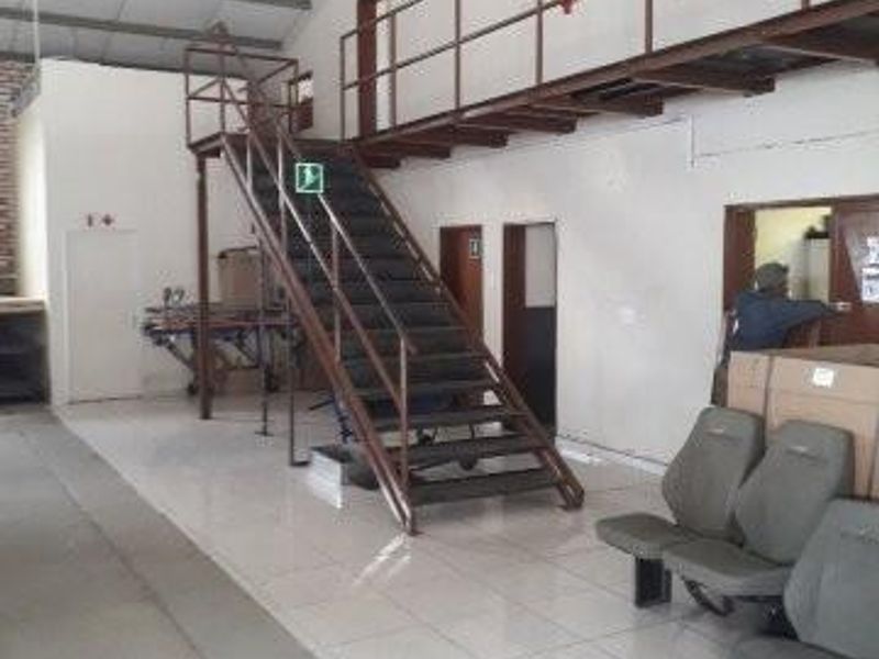 WAREHOUSE TO LET - LAFRENZ INDUSTRIAL. - Photo 2