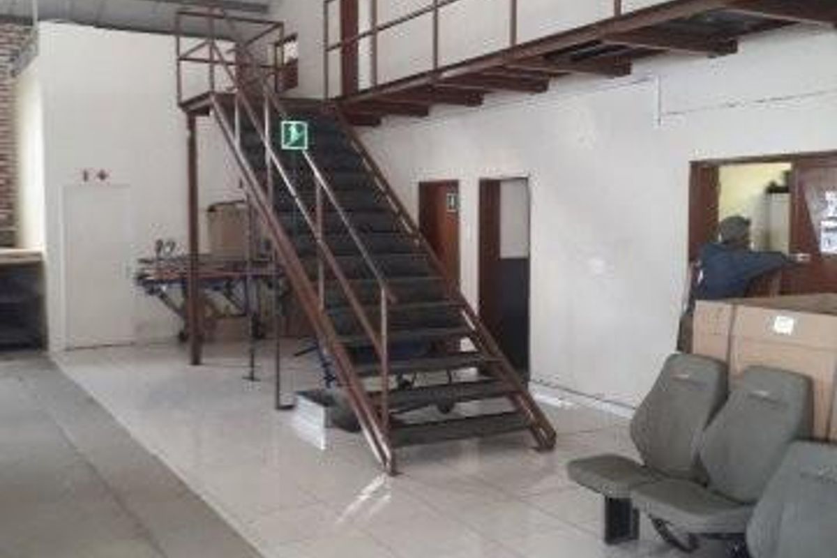 WAREHOUSE TO LET - LAFRENZ INDUSTRIAL. - Photo 2