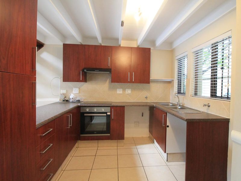 Lovely lock up and go - Photo 7