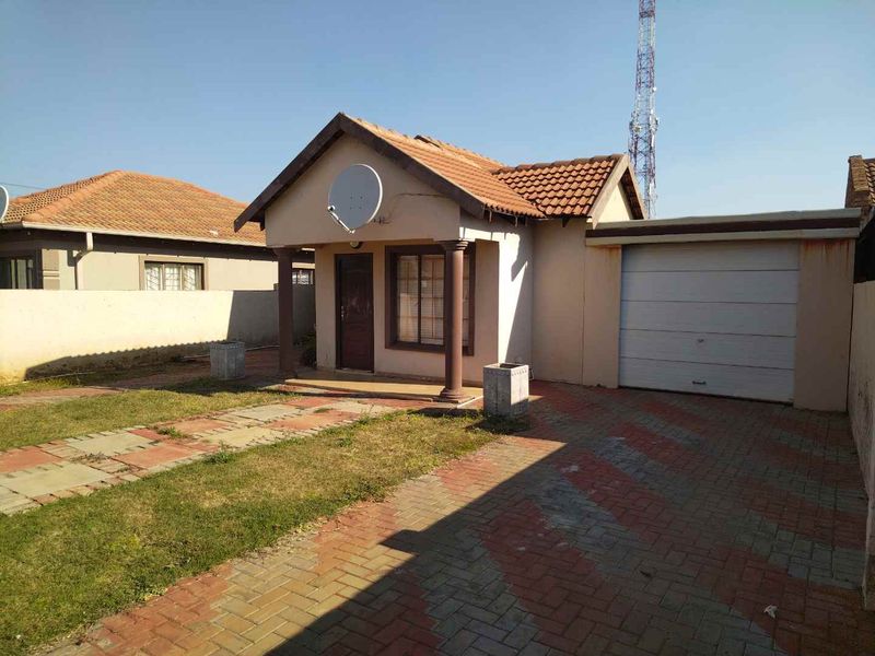 3 bedrooms house for sale in Soshanguve VV - Photo 2
