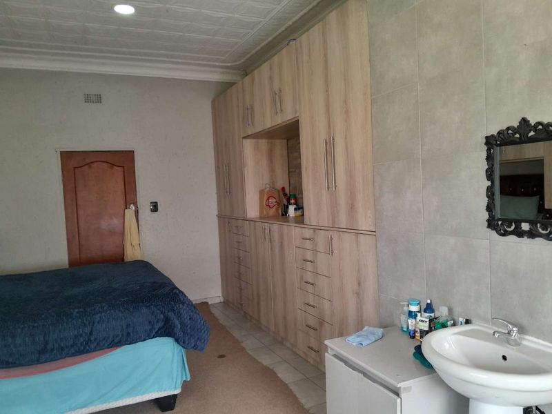 The Hill 3 Bedroom Family Home - Photo 6