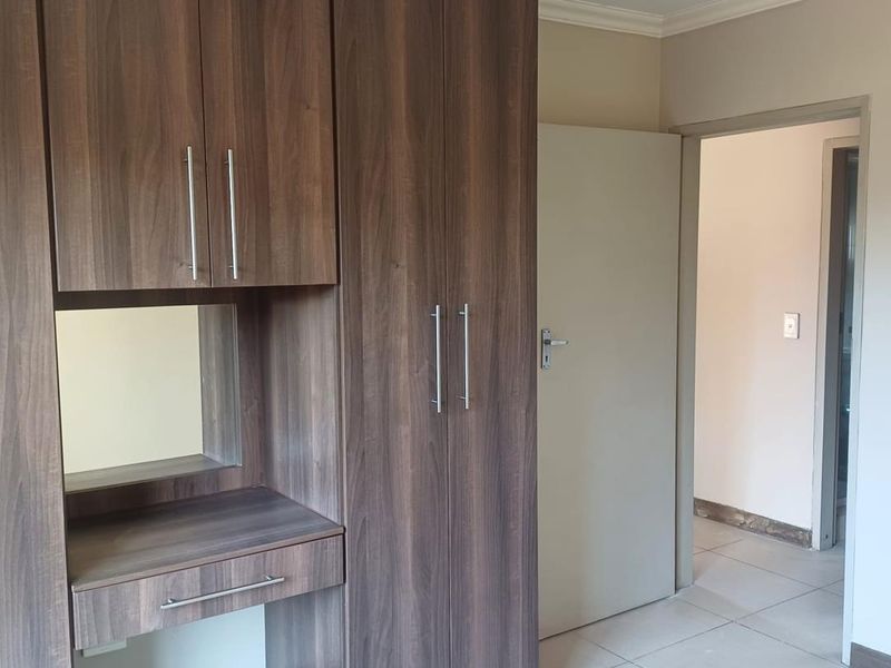 2 Bedroom Apartment To Let - Photo 7