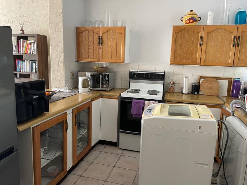Beautiful 2 Bedroom Apartment for Sale - Photo 5