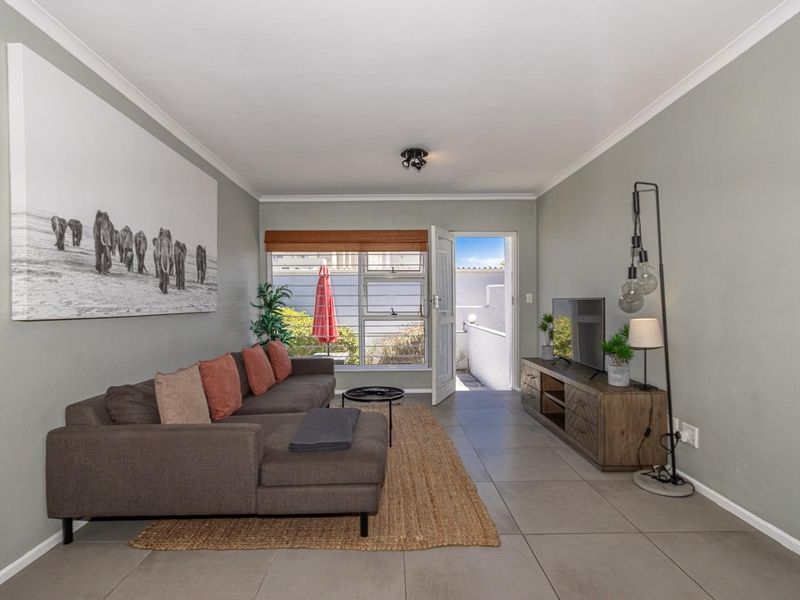 Luxury 2-Bedroom Garden Apartment with Passage Sea Views - Photo 7