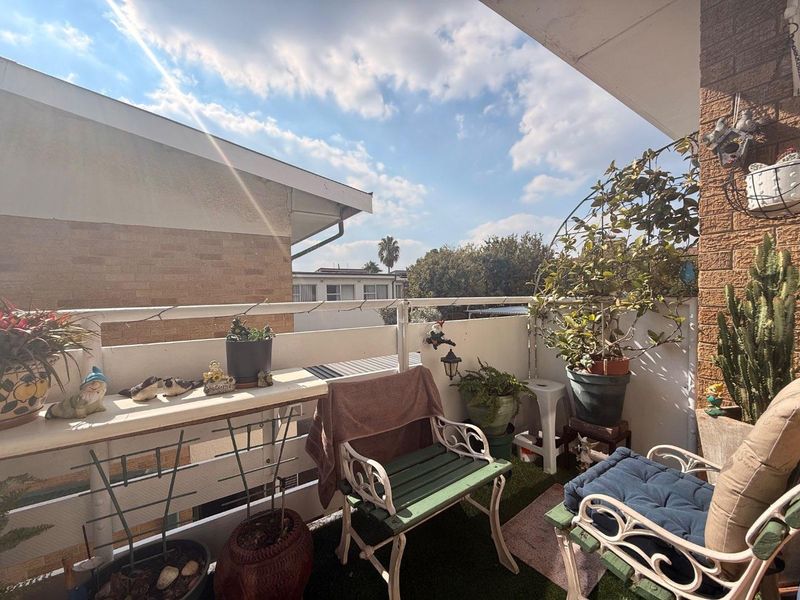 North Facing two bedroom apartment with single lock-up garage - Photo 9