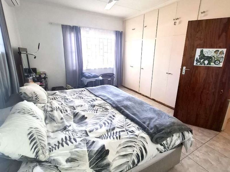 Spacious Family Home set in a tranquil setting - Photo 5