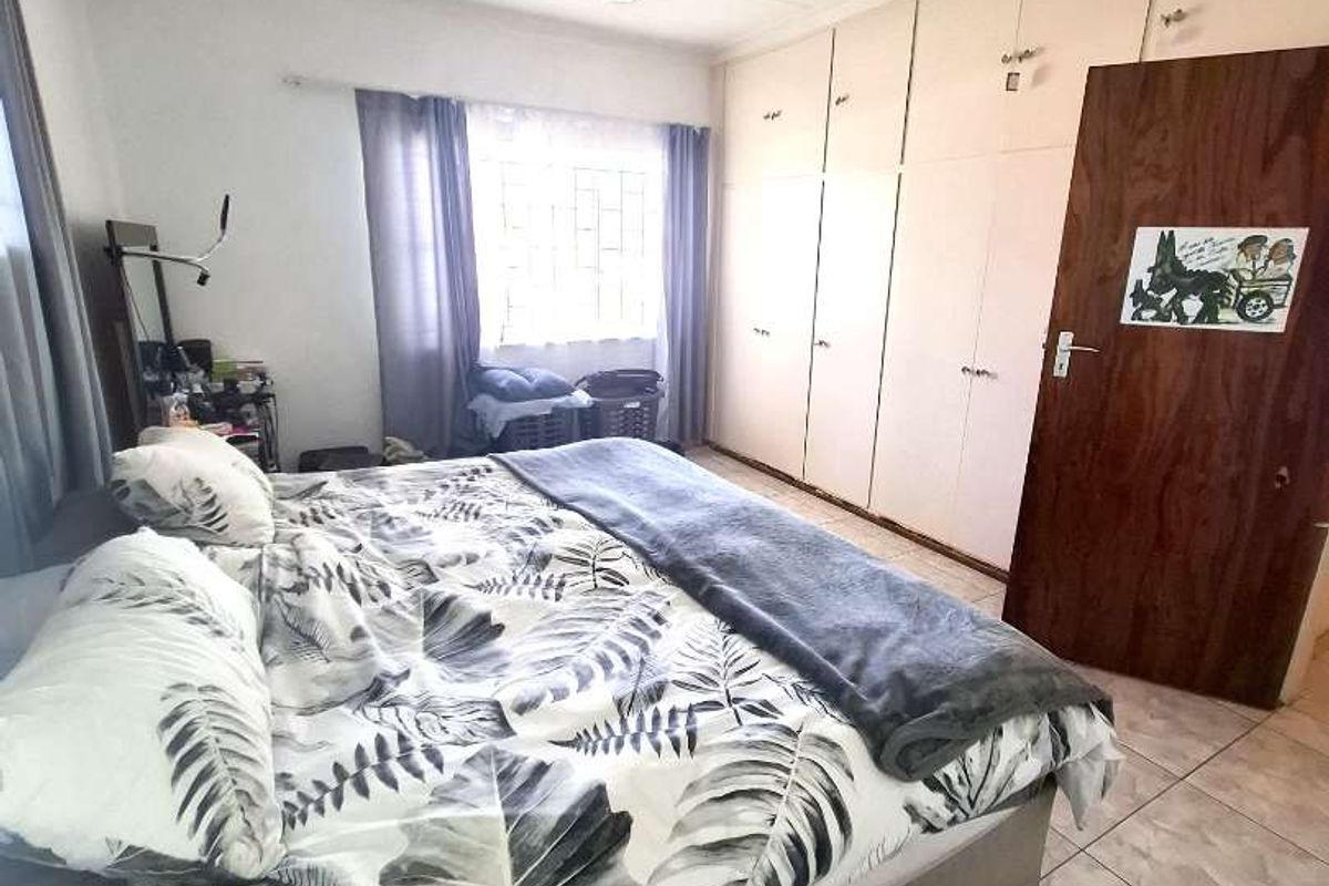 Spacious Family Home set in a tranquil setting - Photo 5