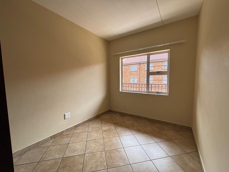 2 Bedroom Apartment for sale in Kempton Park - Photo 8