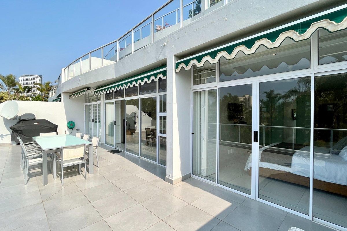 SPECTACULAR 3 BED APARTMENT in CENTRAL UMHLANGA - Photo 2