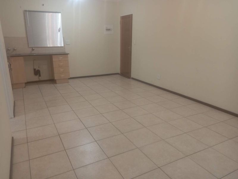 ONE BEDROOM APARTMENT FOR SALE IN KLIPPOORTJE ,BOKSBURG - Photo 6