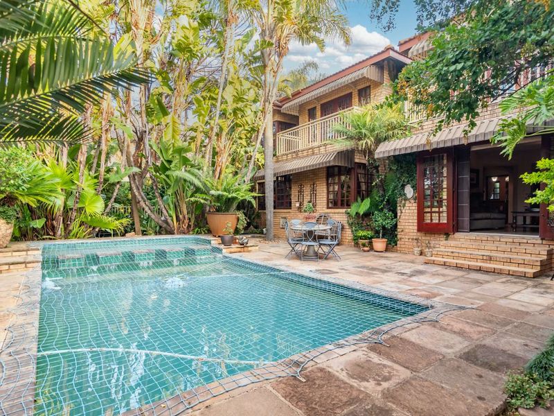 Elegant Family Estate with Exceptional Space and Lifestyle Appeal - Photo 5