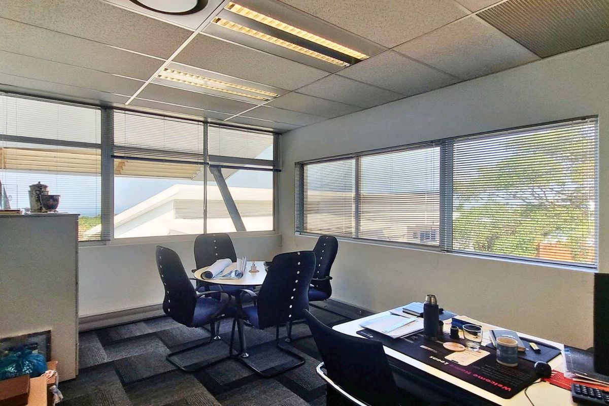 Office to Let | First-Floor Suite | La Lucia Ridge | ±300.90 m2 | R195/m2 (Gross, ex VAT) - Photo 5