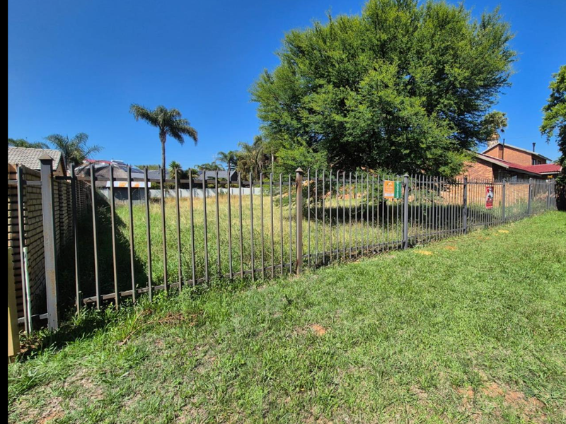 Stand in Erasmuskloof - Rezoned for two residential homes - Photo 2