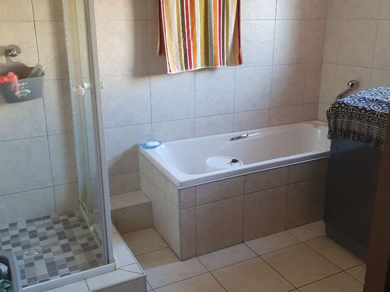 Family Home close to Duneside School and Dunes Mall - Photo 10