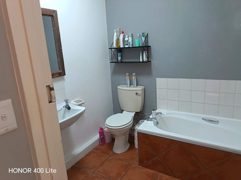 2 Bedroom Apartment in Stellenbosch - Photo 9