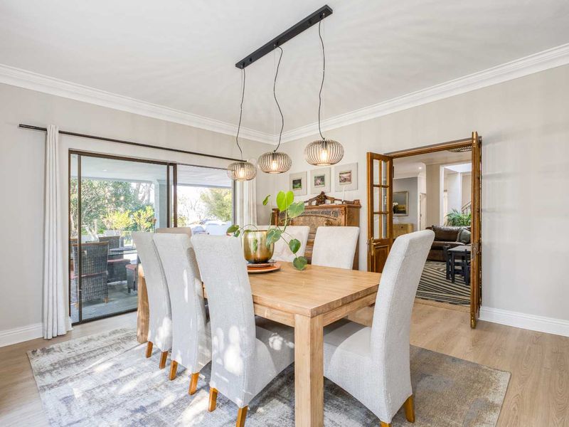 STUNNING 5 BEDROOM HOME IN FOURWAYS GARDENS SECURE LIFESTYLE ESTATE - Photo 8
