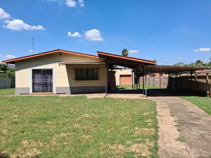 3 Bedroom House For Sale in Vanderbijlpark CE2 - Photo 2