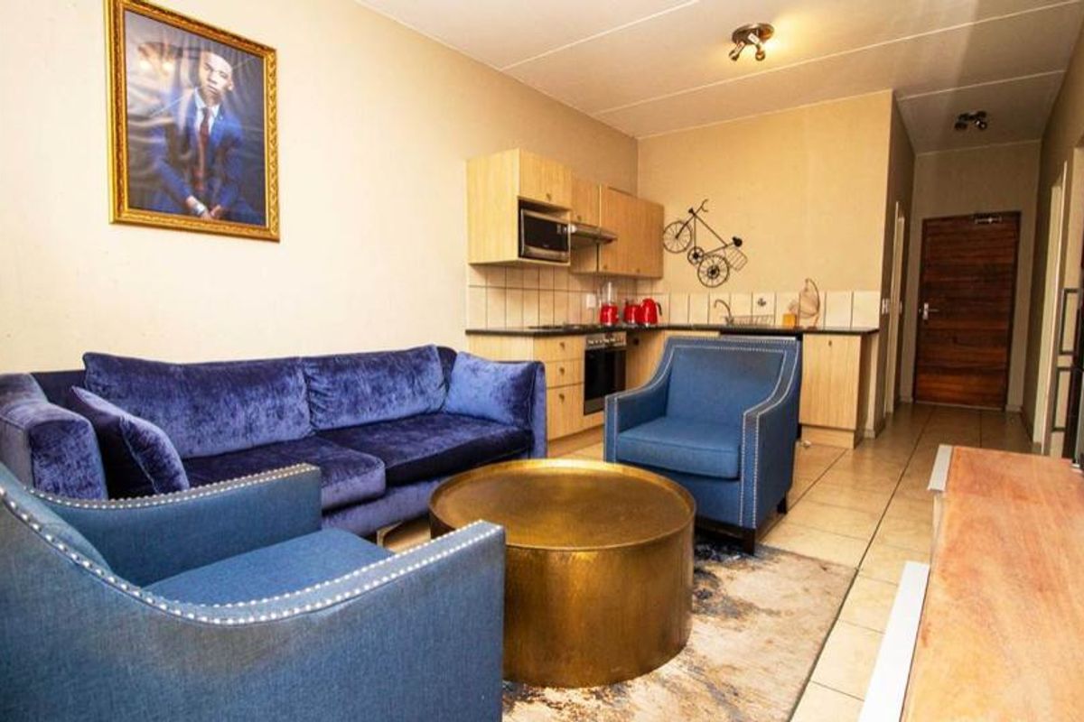 Fully Furnished 2 Bedroom Apartment - Photo 4