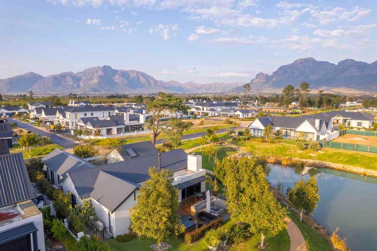 North-Facing Home with Lake and Mountain Views in the Acres at Pearl Valley Golf & Country Estate - Photo 4