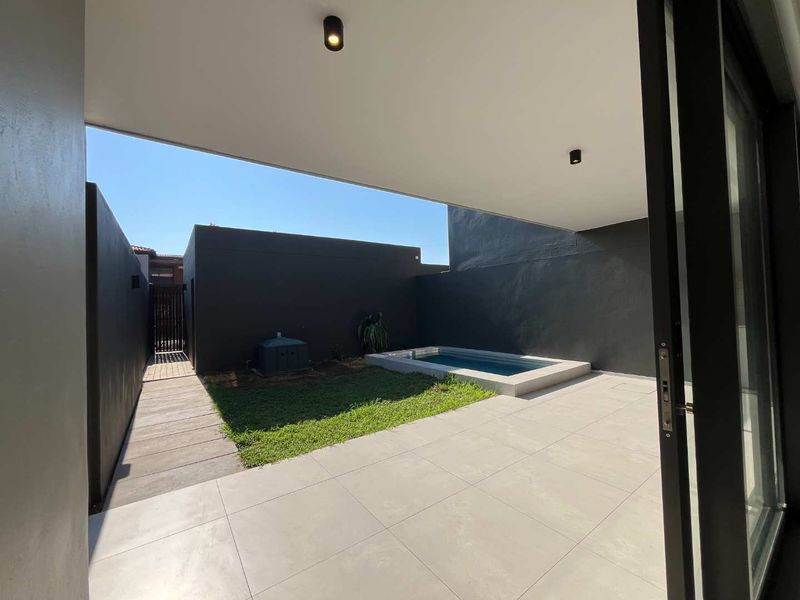 Modern elegance meets coastal luxury - Luxe Zimbali is a private sanctuary in paradise... - Photo 8