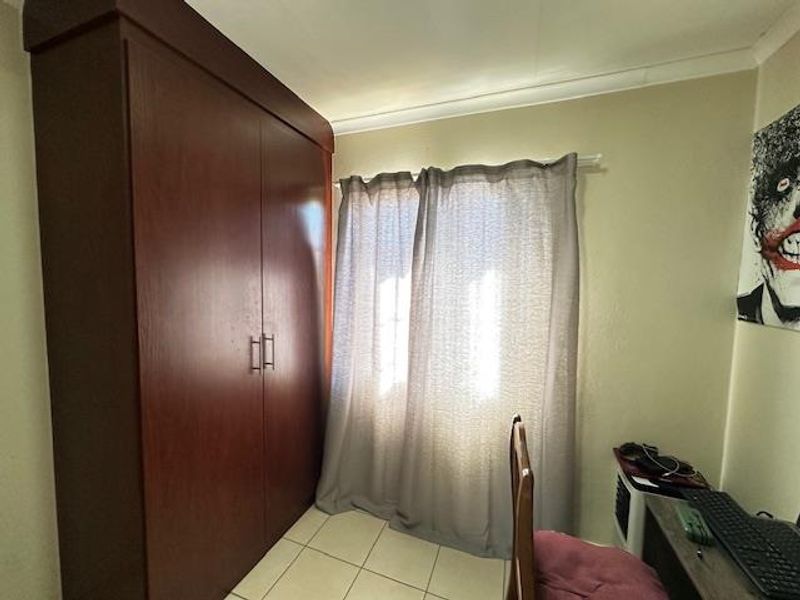 Spacious 3-Bedroom Duplex Townhouse in Annlin - Photo 10