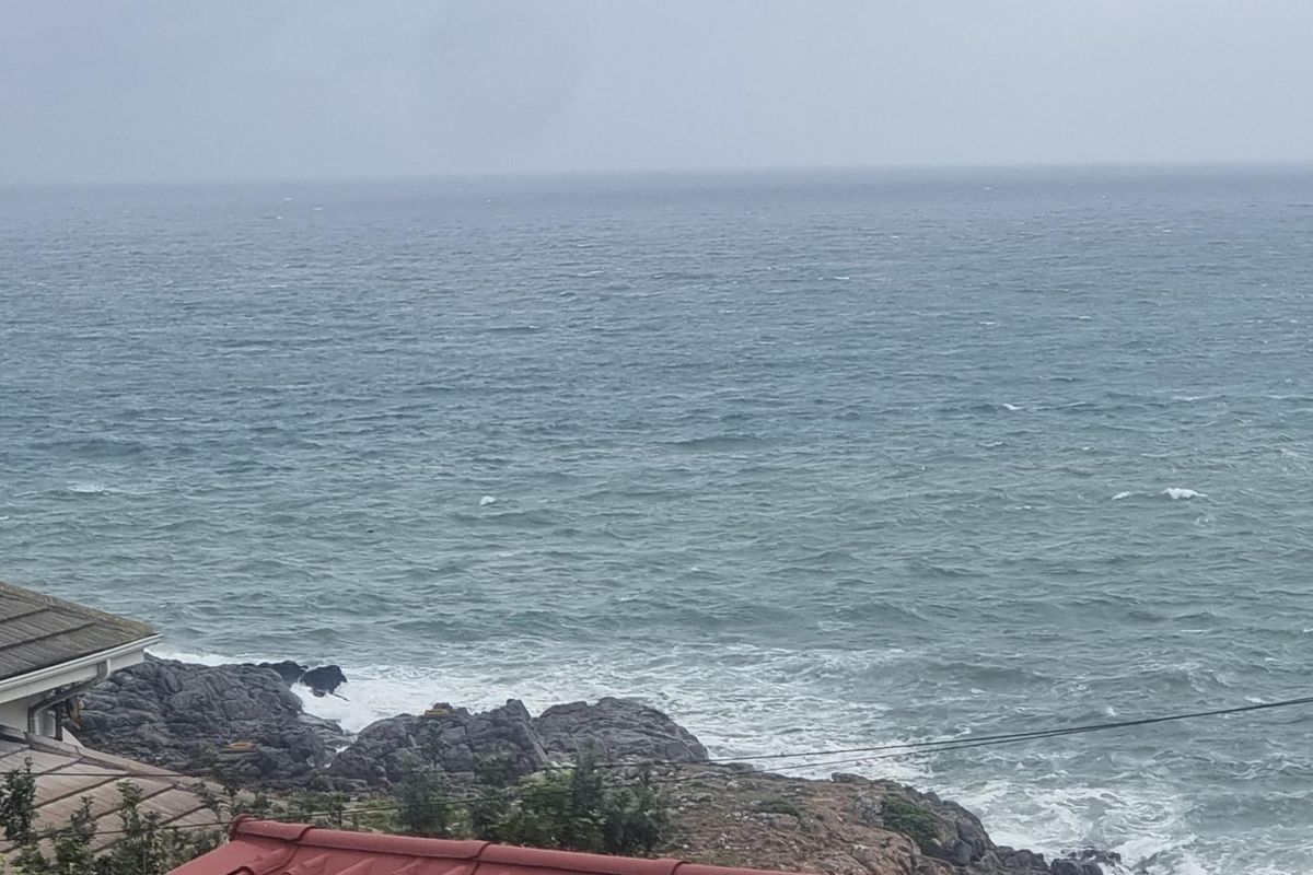 Sea Views, Space & Income Potential in Central Yzerfontein - Photo 2