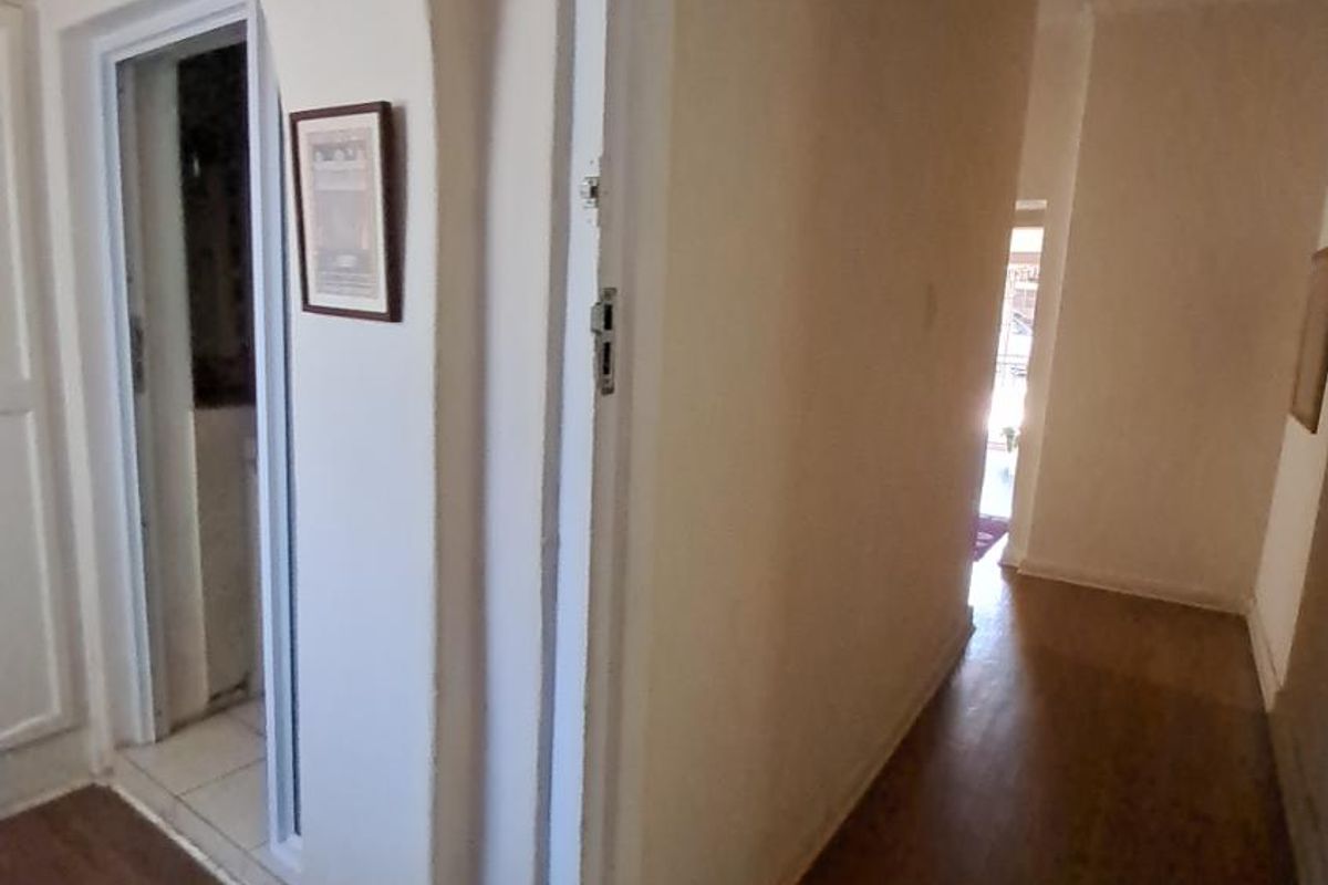 4 Bedroom home with cottage to generate extra income - Photo 4