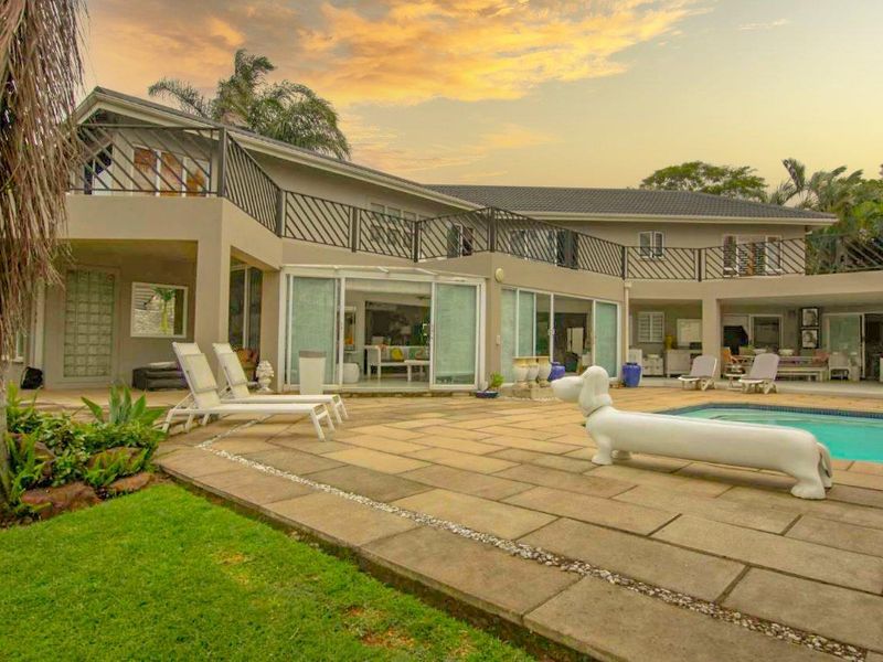 Illustrious Herrwood Drive with Sea Views! - Photo 4