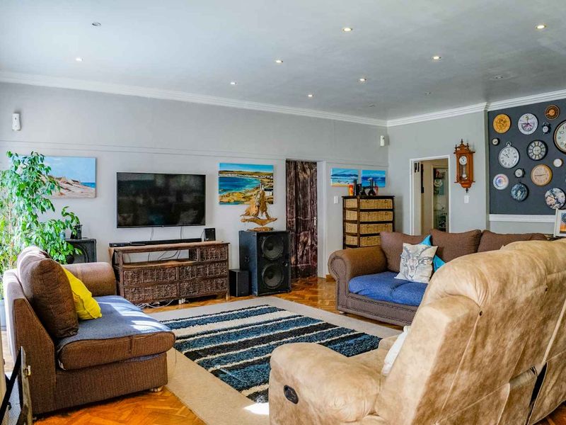 4.28ha Smallholding in Quaggafontein – Where Country Comfort Meets Investment Potential - Photo 5
