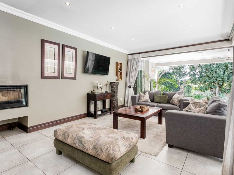 STUNNING 5 BEDROOM HOME FOR SALE IN FOURWAYS GARDENS RESIDENTIAL ESTATE - Photo 10