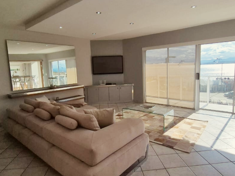 Luxury 3 Bedroom Seaview Appartment - Photo 10