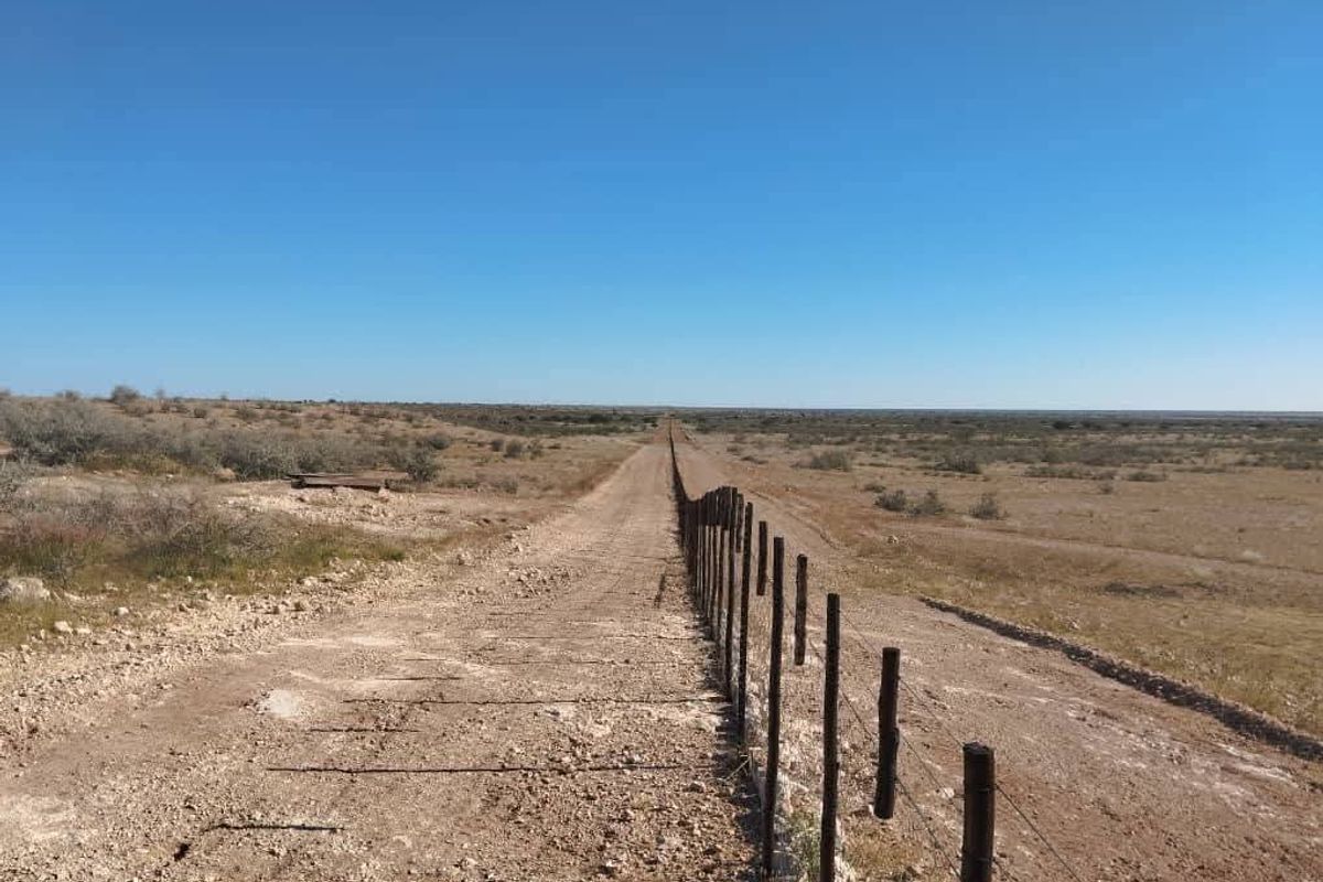 A truly remarkable agricultural opportunity on the Derm road, ideally located ±60km from Hoachanas, 30km from Stampriet and 80km from Mariental. - Photo 4