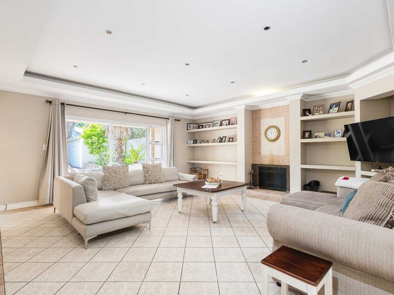 Timeless Tuscan Elegance Awaiting Its Next Chapter - Photo 10