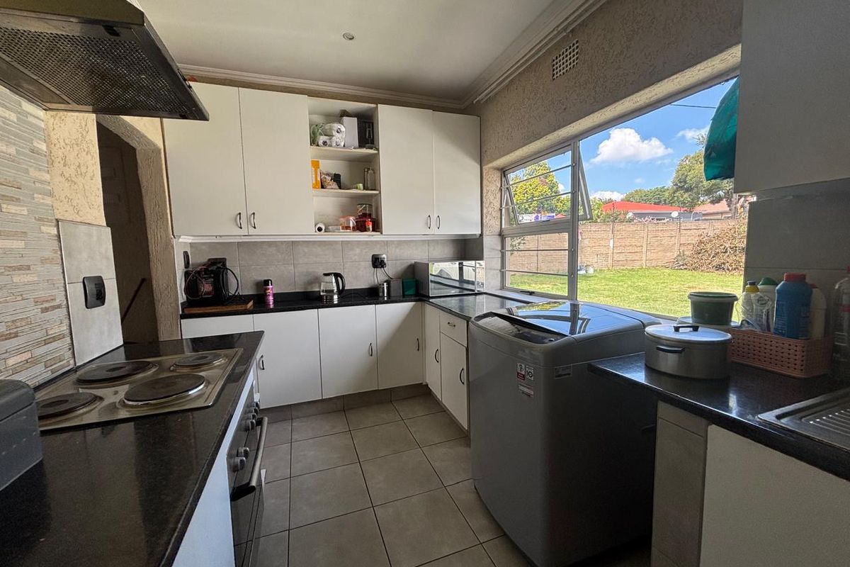 3 Bedroom House for sale in The Hill - Photo 5