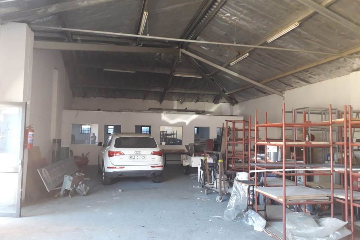 Industrial in ALTON - Photo 2