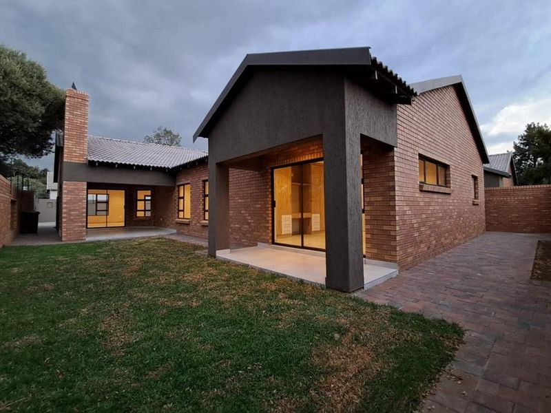 NEW DEVELOPMENT COMING SOON Ultra-Modern Spec Home!! - Photo 1
