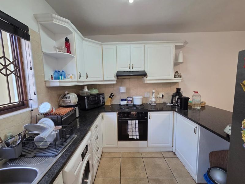 Spacious ground floor apartment to rent - Photo 3