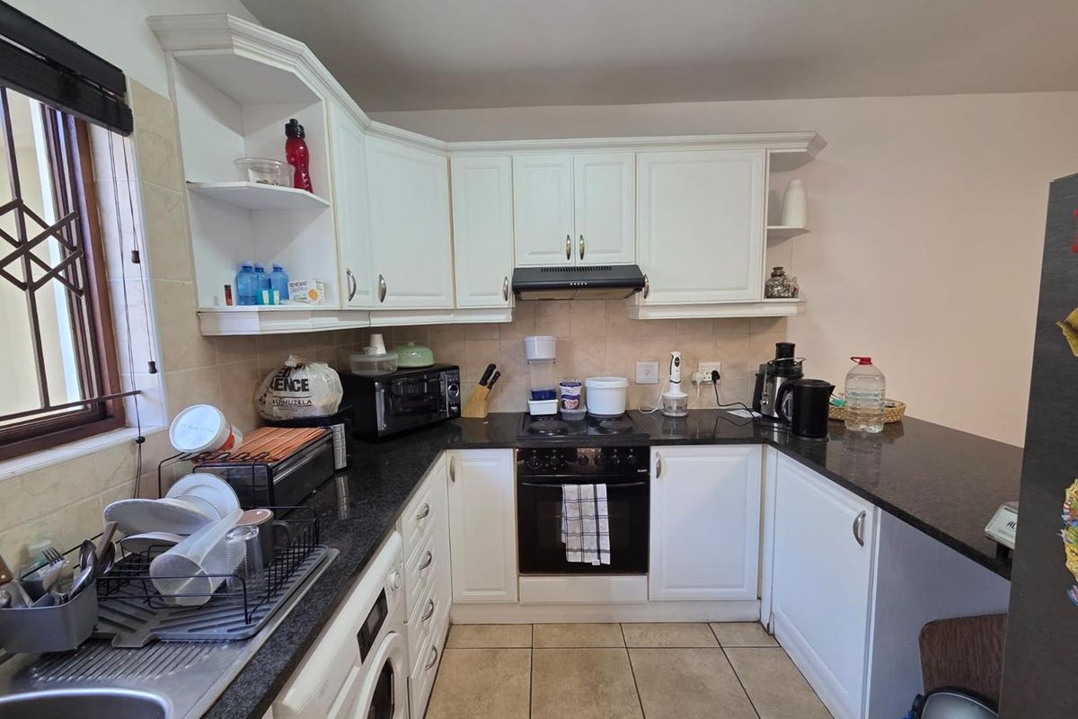 Spacious ground floor apartment to rent - Photo 3