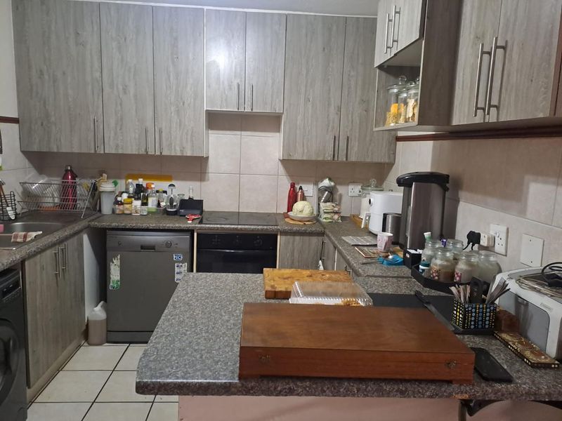 Investment  Property in a modern Secure Estate in Centurion - Photo 3