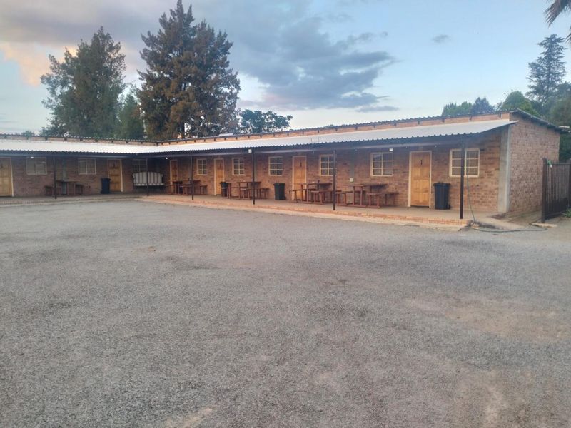 Family Home with Established Guesthouse – Great Investment Opportunity - Photo 3