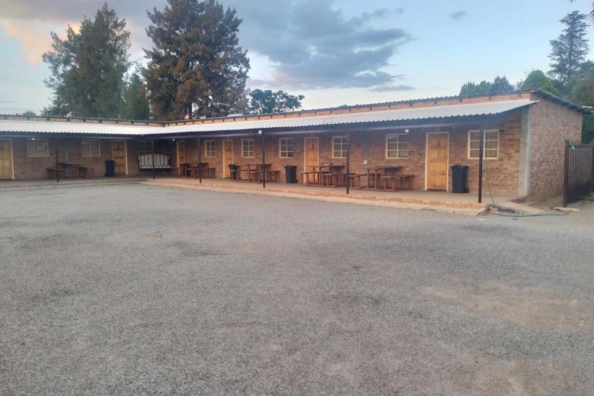 Family Home with Established Guesthouse – Great Investment Opportunity - Photo 3