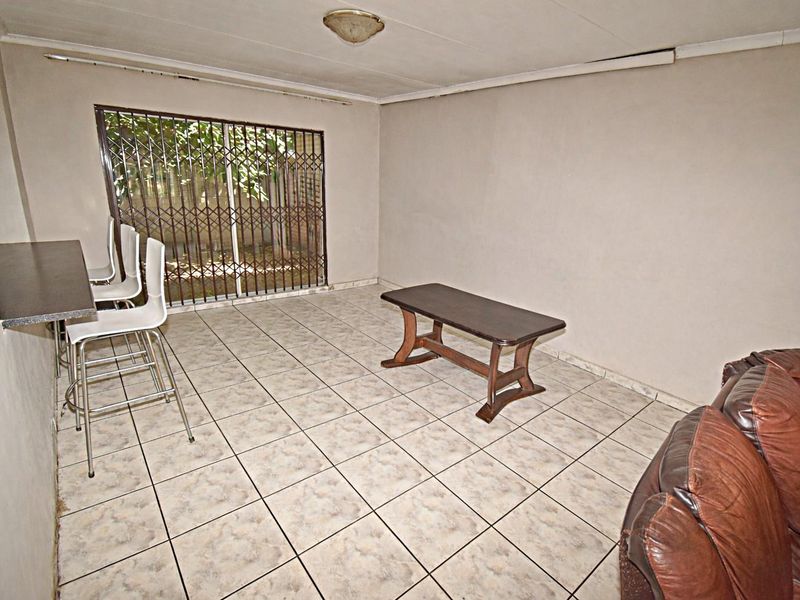 "Spacious Face Brick Home" - Photo 7