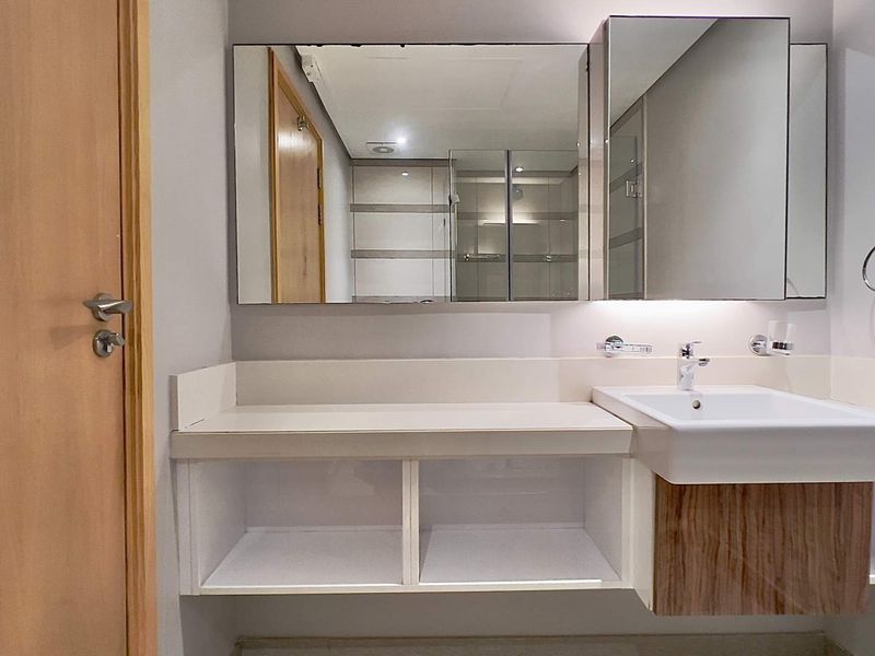 SEA FACING STUDIO APARTMENT - Photo 8