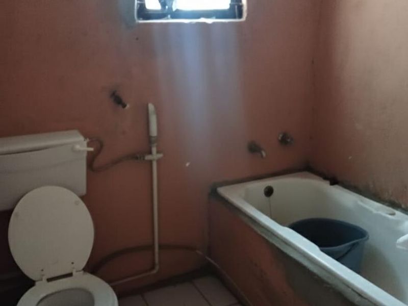 Charming 2-Bedroom House in Kuyasa - Spacious and Inviting - Photo 5