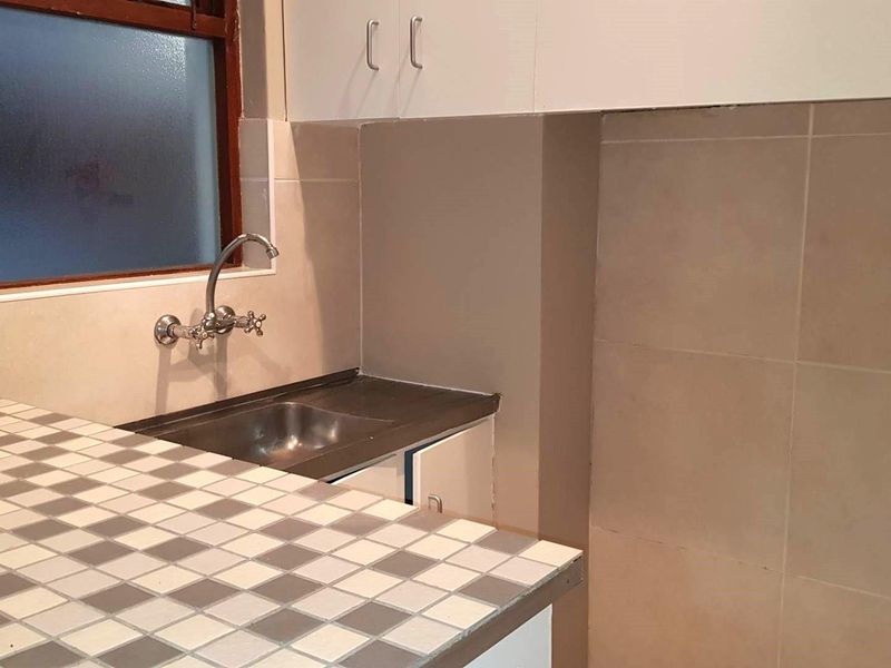 Unfurnished Studio apartment with safe parking - Photo 8