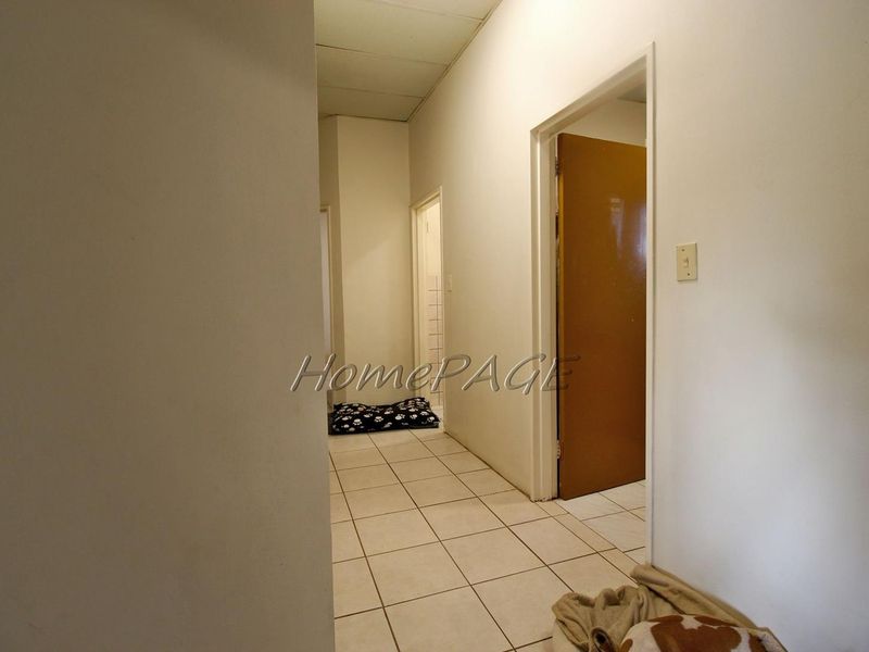 Otjiwarongo:  4 Bedr Corner Property Close to Schools FOR SALE - Photo 7