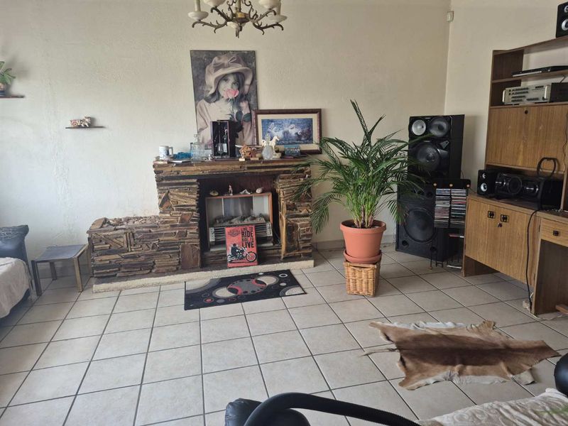 Large home, ideal for family or for renting out - Photo 8