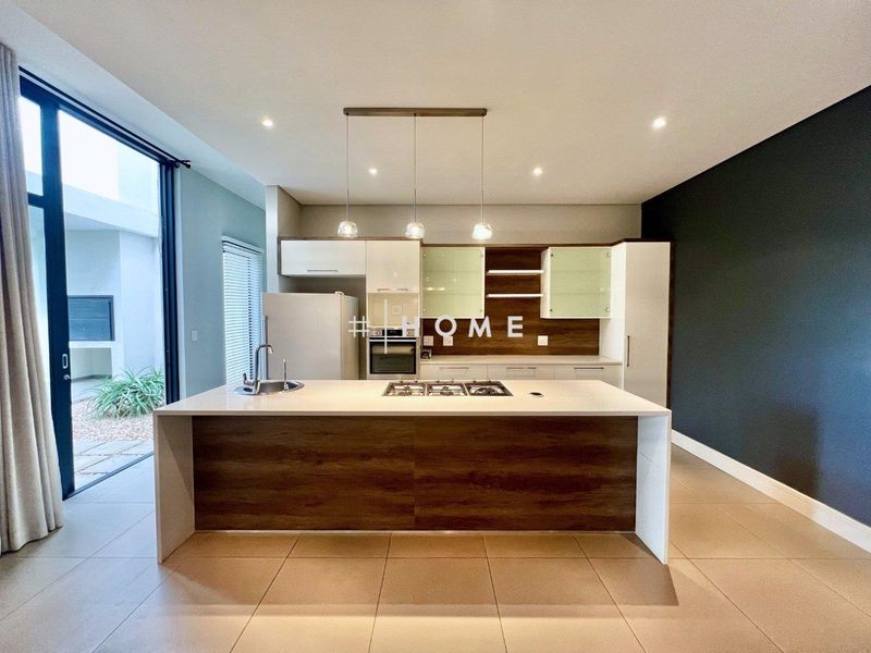 Exquisite townhouse for sale - Photo 4